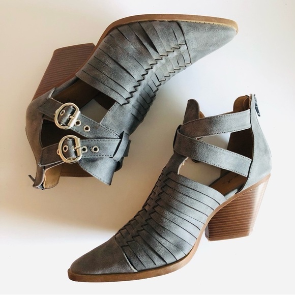 Qupid Zooey Western Woven Pointed Toe Booties - Picture 10 of 16